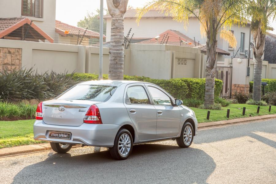  Toyota Etios Sedan Sprint 2017 года  (ZA) (фото 12 из 40)